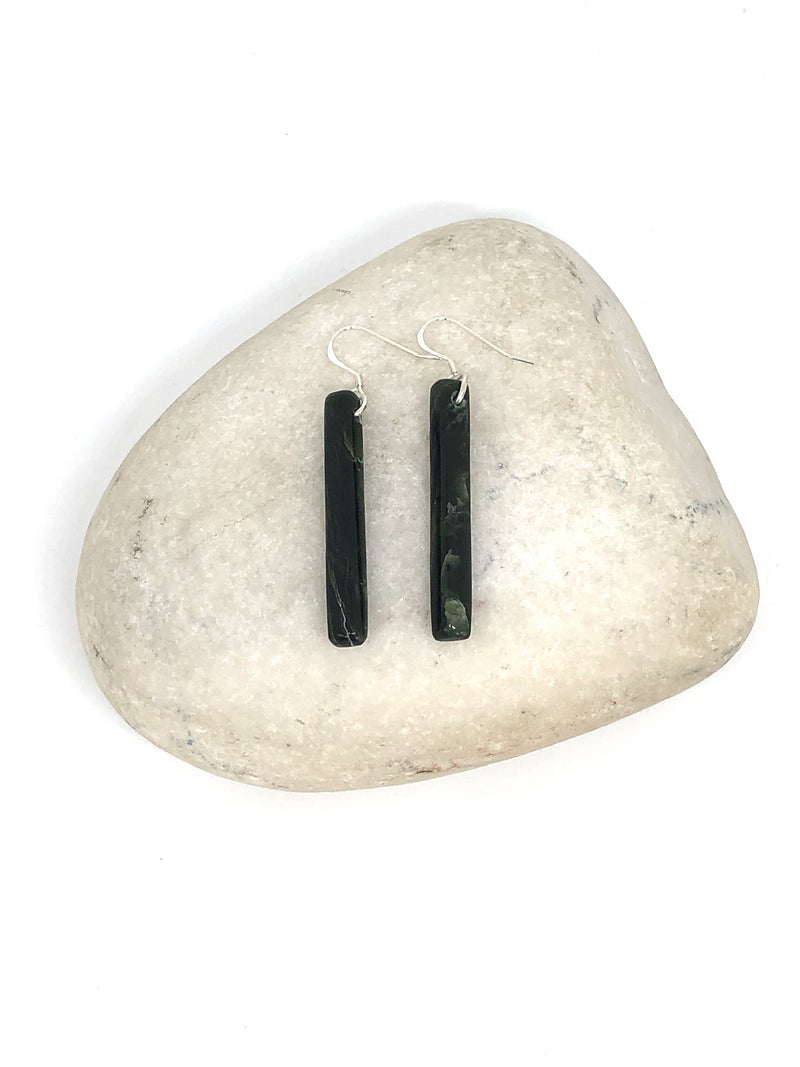 Sands Carving - Mau Taringa Pounamu Earrings / Medium Whā